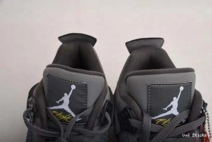 4 Minimalist (2019) GREY COOL JORDAN RETRO 564 945 308497- - 1105
